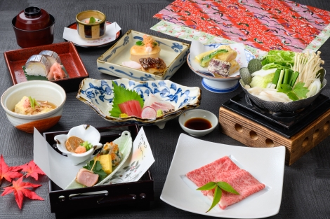 各店舗のお品書き「季節のおすすめ」ページをご確認ください。